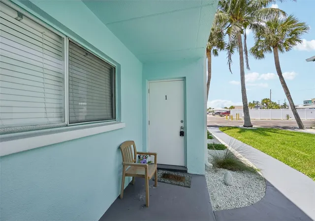 Photo 3 of Condo for sale at 117 7th Street N #1, Bradenton Beach, FL 34217 | MLS# O6423117 | Listing updated on 2026-10-03