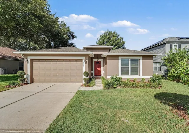 Homes for sale in Apopka, FL | 817 Lake Doe Blvd, Apopka, FL 32703 | MLS# O6423128