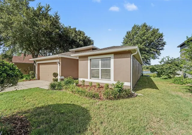 Homes for sale in Apopka, FL | 817 Lake Doe Blvd, Apopka, FL 32703 | MLS# O6423128