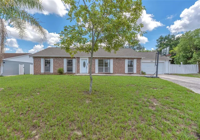 Photo 2 of Single family home for sale at 1909 Lido Dr, Brandon, FL 33511 | MLS# TB8526803 | Listing updated on 2026-09-13