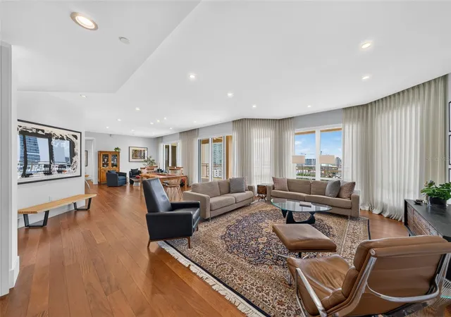 Photo 3 of Condo for sale at 35 Watergate Dr #1104, Sarasota, FL 34236 | MLS# A4699323 | Listing updated on 2026-09-04