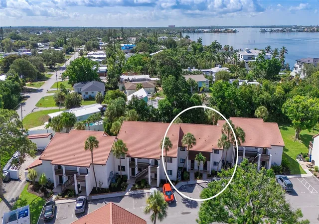 Photo 2 of Townhouse for sale at 1646 Stickney Point Rd #101, Sarasota, FL 34231 | MLS# A4699325 | Listing updated on 2026-09-15