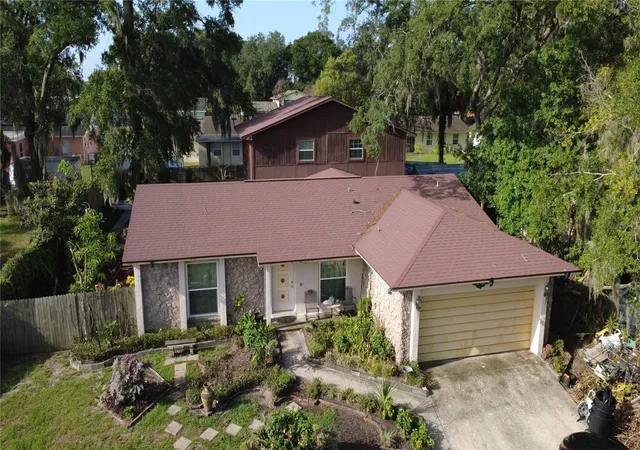 Photo 2 of Single family home for sale at 5832 Elon Dr, Orlando, FL 32808 | MLS# S5153239 | Listing updated on 2026-09-03