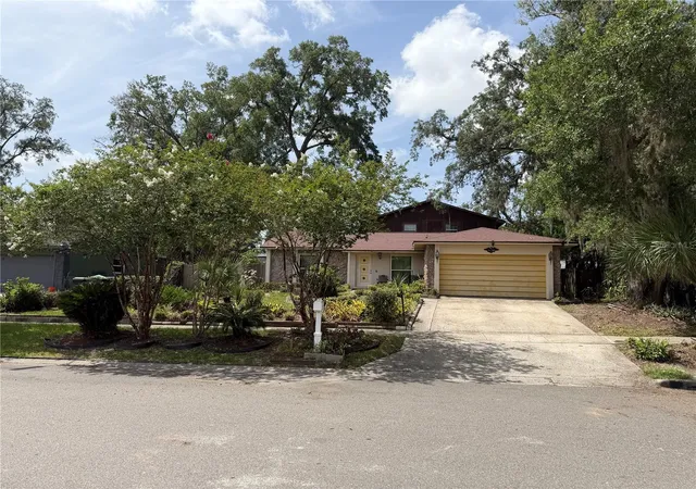 Photo 3 of Single family home for sale at 5832 Elon Dr, Orlando, FL 32808 | MLS# S5153239 | Listing updated on 2026-09-03