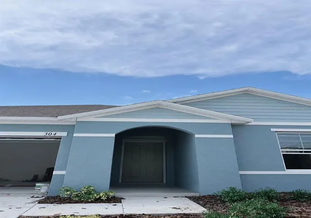 Photo 2 of Single family home for sale at 304 Sofia Ln, Lake Alfred, FL 33850 | MLS# O6423139 | Listing updated on 2026-09-19
