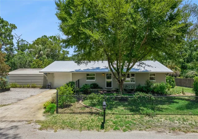 3rd image of 37400 Saint Louis Ave, Umatilla, FL 32784 | MLS# O6423157