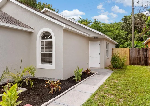 Photo 2 of Single family home for sale at 5459 Seedling Ln, Orlando, FL 32811 | MLS# O6423161 | Listing updated on 2026-09-03