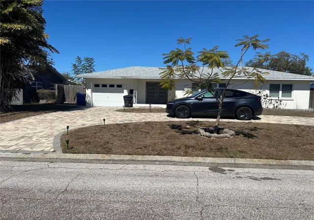 Photo 2 of Single family home for sale at 4127 28th Avenue N, St Petersburg, FL 33713 | MLS# TB8526849 | Listing updated on 2026-09-03