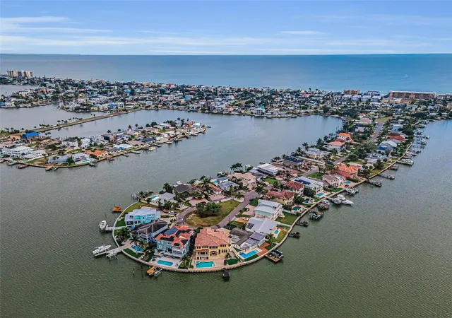 3rd image of 16353 Redington Dr, Redington Beach, FL 33708 | MLS# TB8526850