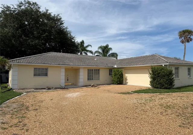 Homes for sale in Sarasota, FL | 3411 Sea View St, Sarasota, FL 34239 | MLS# A4699337