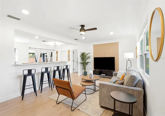 3rd image of 2117 N Hercules Ave, Clearwater, FL 33763 | MLS# TB8526858
