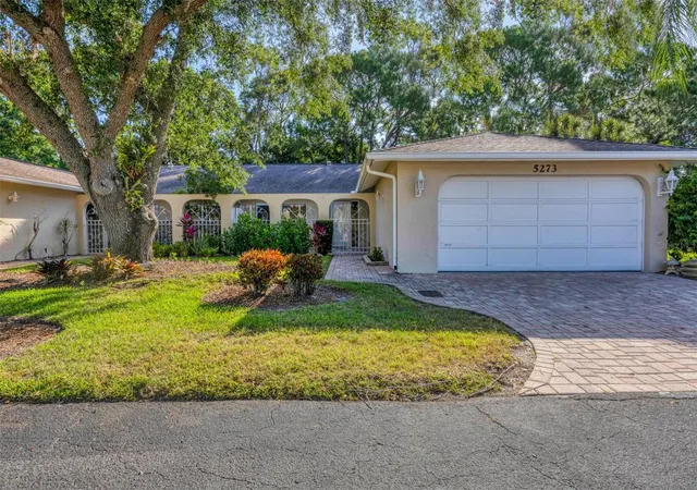 Photo 1 of Single family home for sale at 5273 Villa Majorca Ct #25, Sarasota, FL 34235 | MLS# A4699342 | Listing updated on 2026-08-13