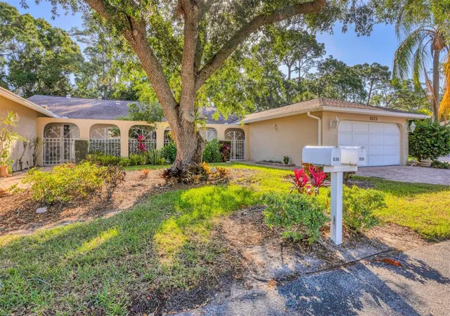 Photo 2 of Single family home for sale at 5273 Villa Majorca Ct #25, Sarasota, FL 34235 | MLS# A4699342 | Listing updated on 2026-08-13
