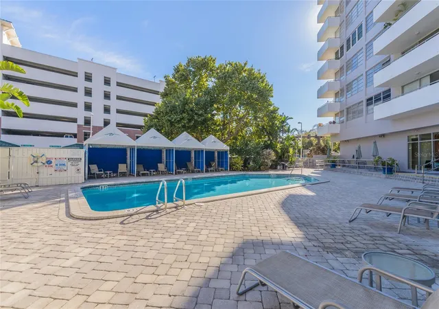 image of 470 3Rd St S, Saint Petersburg, FL 33701