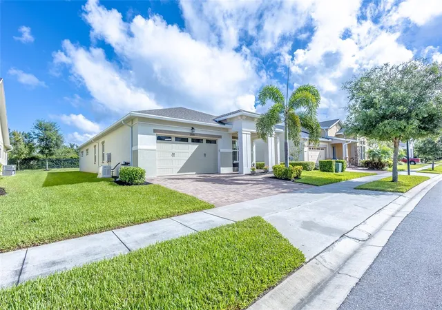 Photo 3 of Single family home for sale at 2606 Meadowedge Loop, Saint Cloud, FL 34772 | MLS# O6423184 | Listing updated on 2026-08-07
