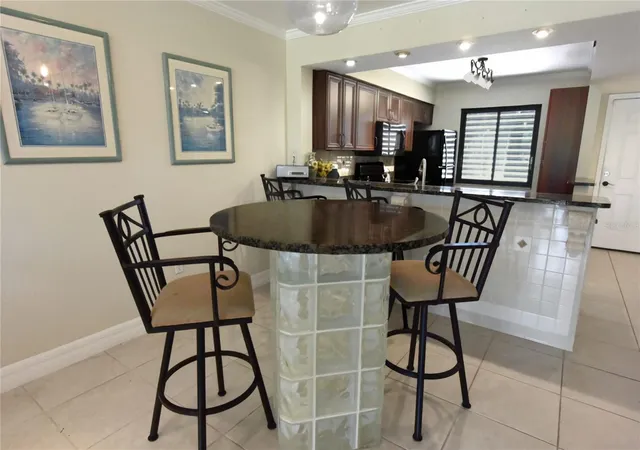 Listing Photo 4 - Condo for sale in building located at 5231 Lake Vlg Dr, SARASOTA, FL 34235 - Unit #27