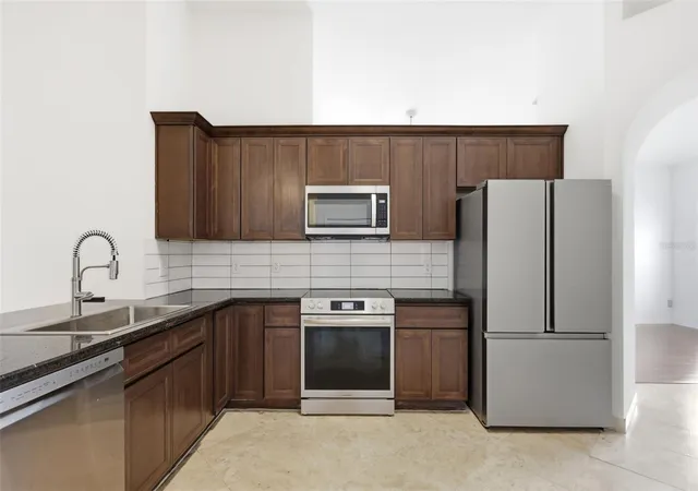3rd image of 13714 Huntwick Dr, Orlando, FL 32837 | MLS# O6423214