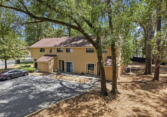 Photo 3 of Condo for sale at 507 NW 39th Road #301, Gainesville, FL 32607 | MLS# GC541783 | Listing updated on 2026-08-30