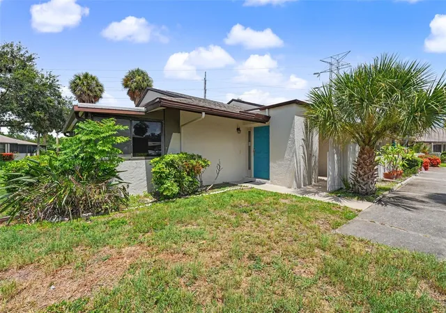 Photo 3 of House for sale at 1502 16th Circle SE, Largo, FL 33771 | MLS# TB8526928 | Listing updated on 2026-09-24