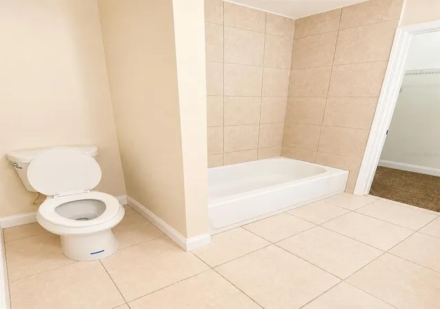 Listing Photo 2 - Condo for sale in building located at 1002 Mayfair Pl, KISSIMMEE, FL 34758