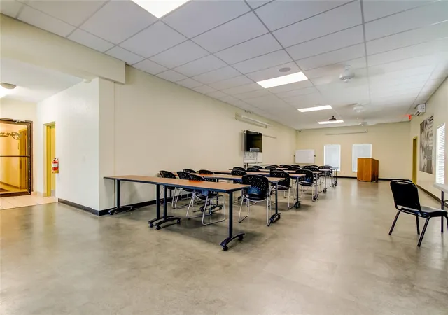2nd image of 2170 Americus Blvd N, CLEARWATER, FL 33763