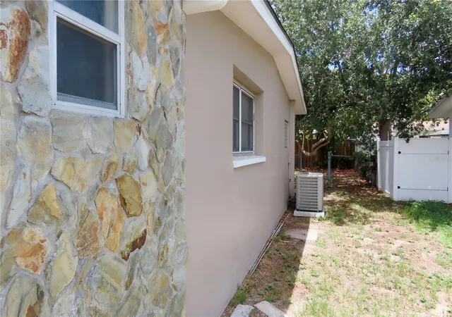 4th image of 12208 105Th St, Largo, FL 33773 | MLS# TB8526939