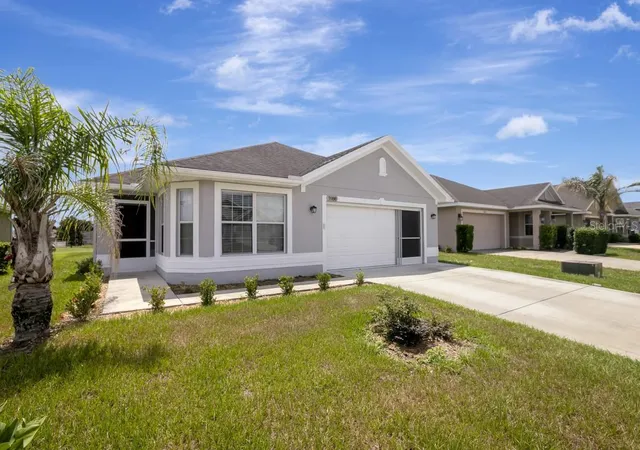Photo 3 of Sale Pending at 7088 Wirevine Dr, Brooksville, FL 34602 | MLS# A4699361 | Listing updated on 2026-08-18