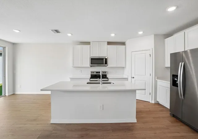 Photo 4 of Single family home for sale at 1642 Bark Ridge Dr, Auburndale, FL 33823 | MLS# TB8526968 | Listing updated on 2026-10-16