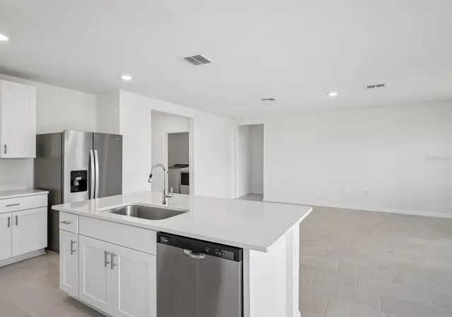 Photo 4 of Single family home for sale at 1317 Oak Valley Dr, Auburndale, FL 33823 | MLS# TB8526970 | Listing updated on 2026-10-10