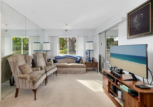 Photo 2 of Single family home for sale at 4586 Mohican Trl #147, Sarasota, FL 34233 | MLS# A4699365 | Listing updated on 2026-08-25
