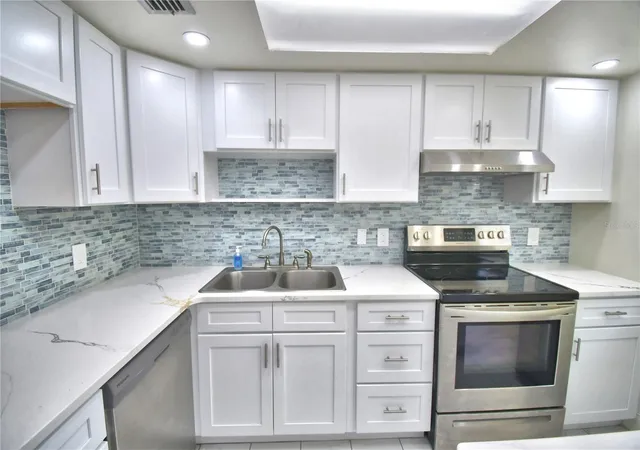 5th image of 333 Lake Howard Dr Nw #102D, Winter Haven, FL 33880 | MLS# P4939253
