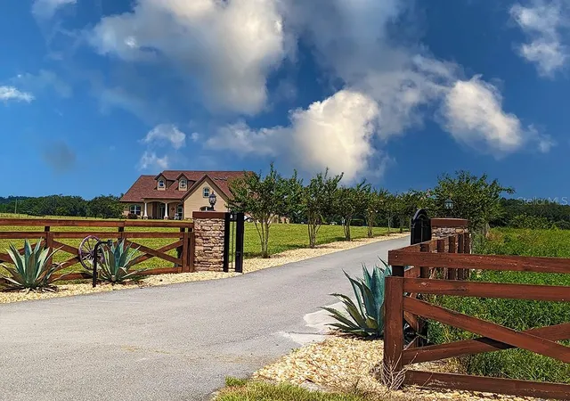 Photo 2 of Sale Pending at 19221 Baker Rd, Umatilla, FL 32784 | MLS# G5114788 | Listing updated on 2026-09-04