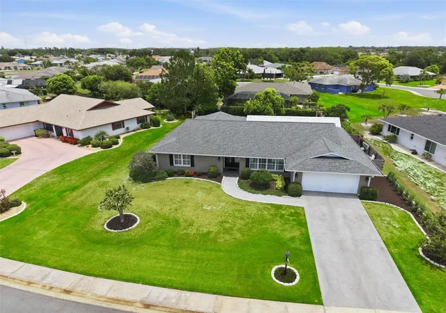 3rd image of 412 Stoneham Dr, Sun City Center, FL 33573 | MLS# TB8526982