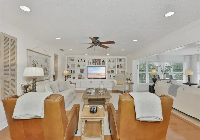 5th image of 412 Stoneham Dr, Sun City Center, FL 33573 | MLS# TB8526982