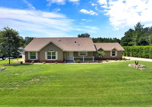 Photo 1 of Sale Pending at 10502 Lake Hl Dr, Clermont, FL 34711 | MLS# O6423259 | Listing updated on 2026-08-06
