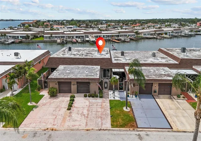Photo 2 of Single family home for sale at 531 Boca Ciega Point Blvd S #531, St Petersburg, FL 33708 | MLS# TB8526985 | Listing updated on 2026-08-19