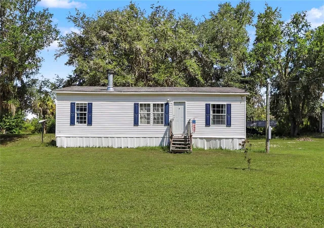 Photo 1 of Manufactured home for sale at 5435 NE 153rd Place Rd, Citra, FL 32113 | MLS# OM728077 | Listing updated on 2026-08-17
