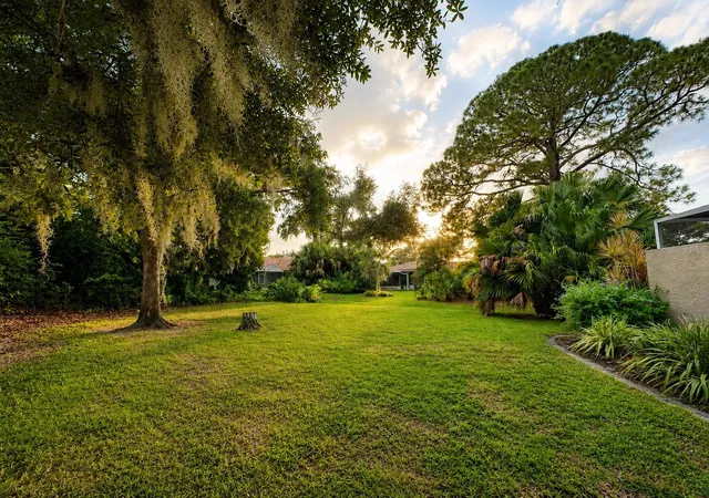 Listing Photo 5 - Condo for sale in building located at 5608 37th St E, BRADENTON, FL 34203 - Unit #26