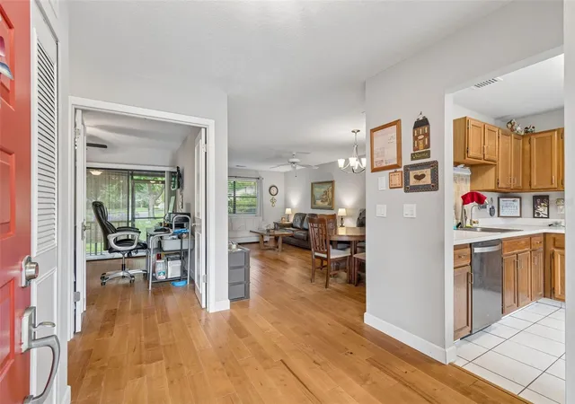 4th image of 2903 Fig Ct, Palm Harbor, FL 34684 | MLS# TB8526998