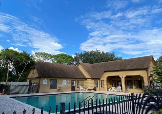 Homes for sale in Altamonte Springs, FL | 400 Lake Placid Court, Altamonte Springs, FL 32701 | Houzeo