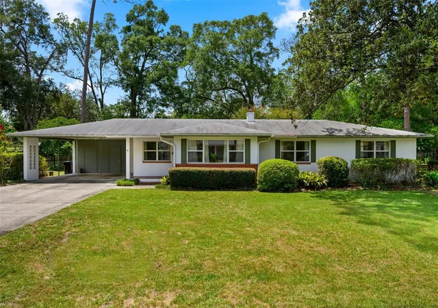 Homes for sale in Gainesville, FL | 3919 Sw 4th Pl, Gainesville, FL 32607 | MLS# GC541784