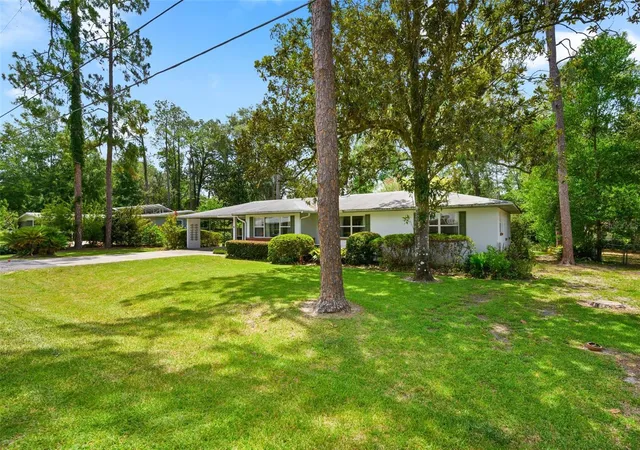 Homes for sale in Gainesville, FL | 3919 Sw 4th Pl, Gainesville, FL 32607 | MLS# GC541784