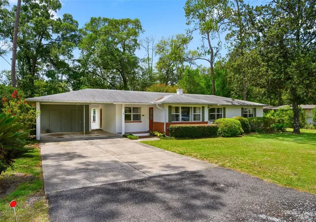Homes for sale in Gainesville, FL | 3919 Sw 4Th Pl, Gainesville, FL 32607 | MLS# GC541784