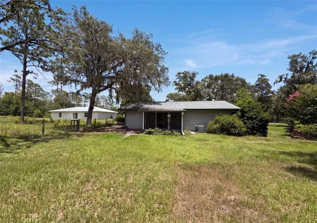 Homes for sale in Dunnellon, FL | 1870 Sw Valencia Heights Ave, Dunnellon, FL 34431 | MLS# O6423295