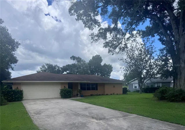 Photo 1 of Single family home for sale at 6088 Fairway Dr, Ridge Manor, FL 33523 | MLS# W7887447 | Listing updated on 2026-08-31
