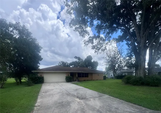 Photo 3 of Single family home for sale at 6088 Fairway Dr, Ridge Manor, FL 33523 | MLS# W7887447 | Listing updated on 2026-08-31
