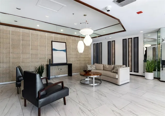 3rd image of 1660 Gulf Blvd #407, Clearwater Beach, FL 33767 | MLS# TB8527014
