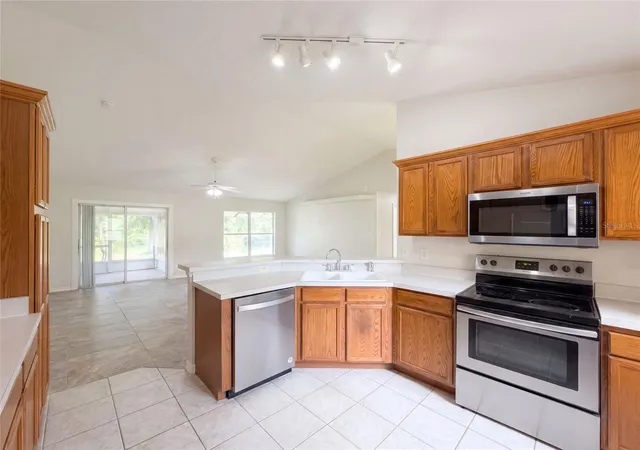 4th image of 314 Dupont Cir, Howey In The Hills, FL 34737 | MLS# O6423300