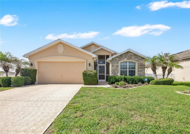 Photo 3 of Single family home for sale at 4919 St James Dr, Winter Haven, FL 33881 | MLS# L4963350 | Listing updated on 2026-08-29