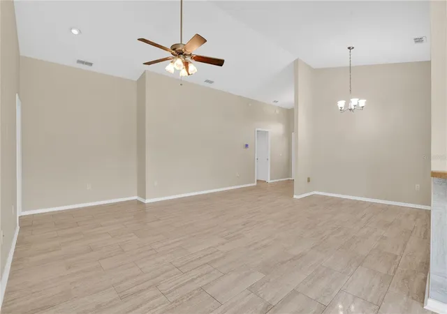 Photo 4 of Single family home for sale at 4919 St James Dr, Winter Haven, FL 33881 | MLS# L4963350 | Listing updated on 2026-08-29